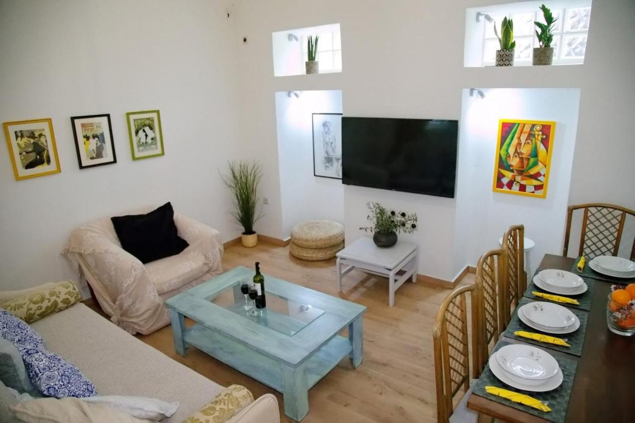 Aroura Homes Garden House 2Br 2Ba Free Parking Athena Bagian luar foto